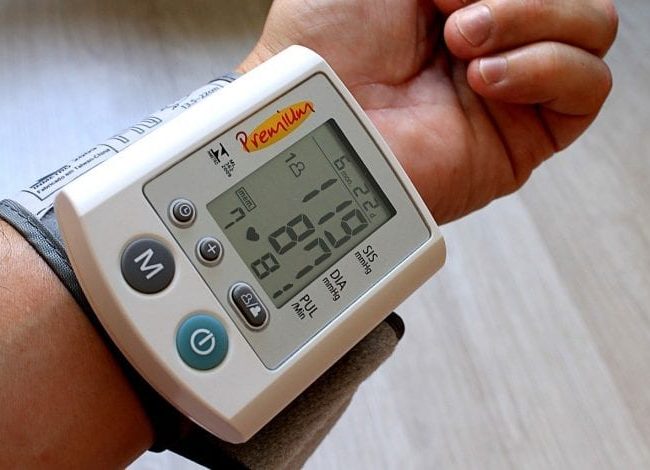 How to Check Blood Pressure by Hand: Tips and More