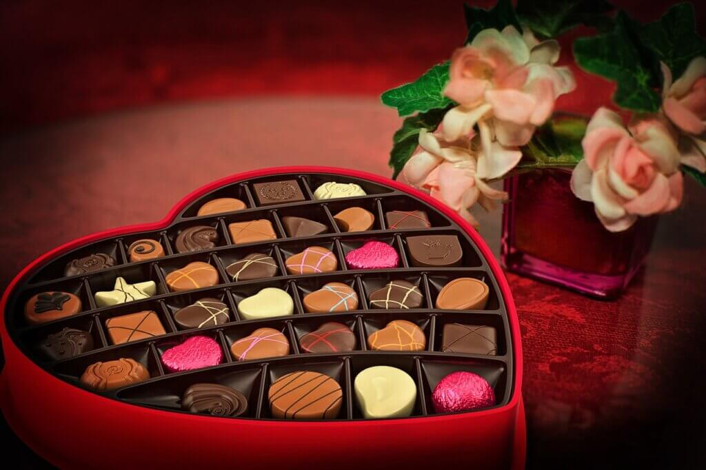 valentine's day, chocolates, candies, confections, confectionery, sweets, bonbons, heart, love, valentine, red, romance, romantic, gift, valentine's day, valentine's day, valentine's day, valentine's day, valentine's day, chocolates, chocolates, chocolates, sweets, heart, love, love, valentine, valentine, gift