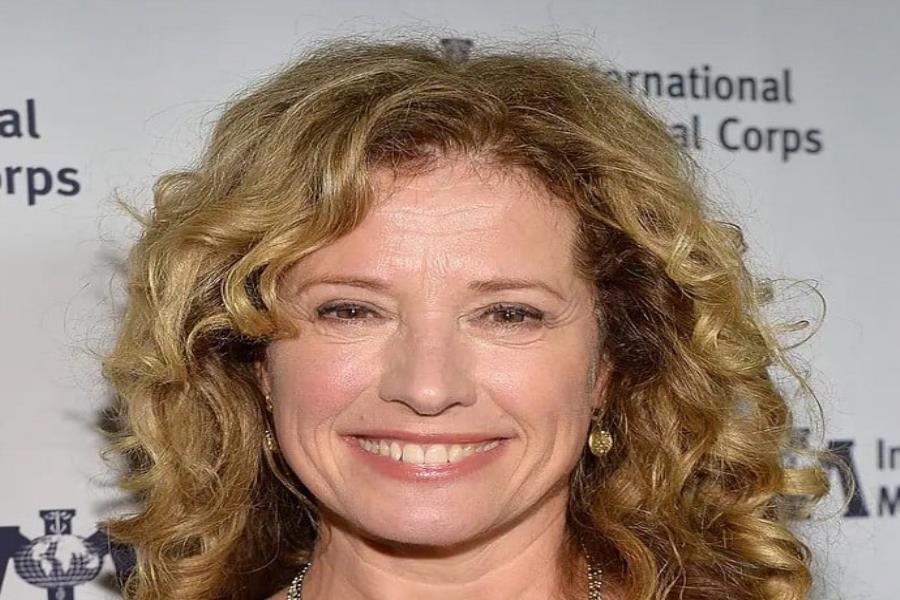 Nancy Travis Net Worth 