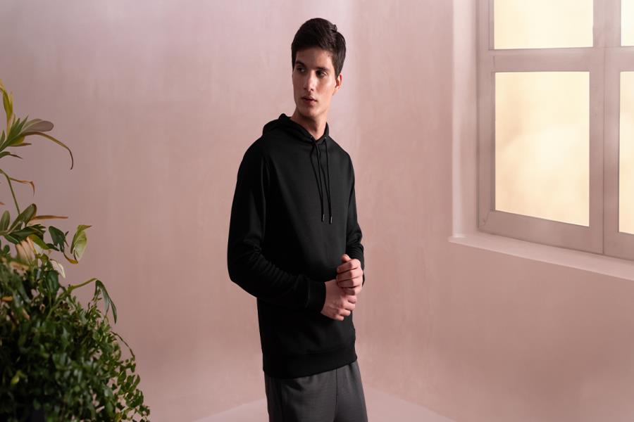 Black Hoodie Outfit Ideas