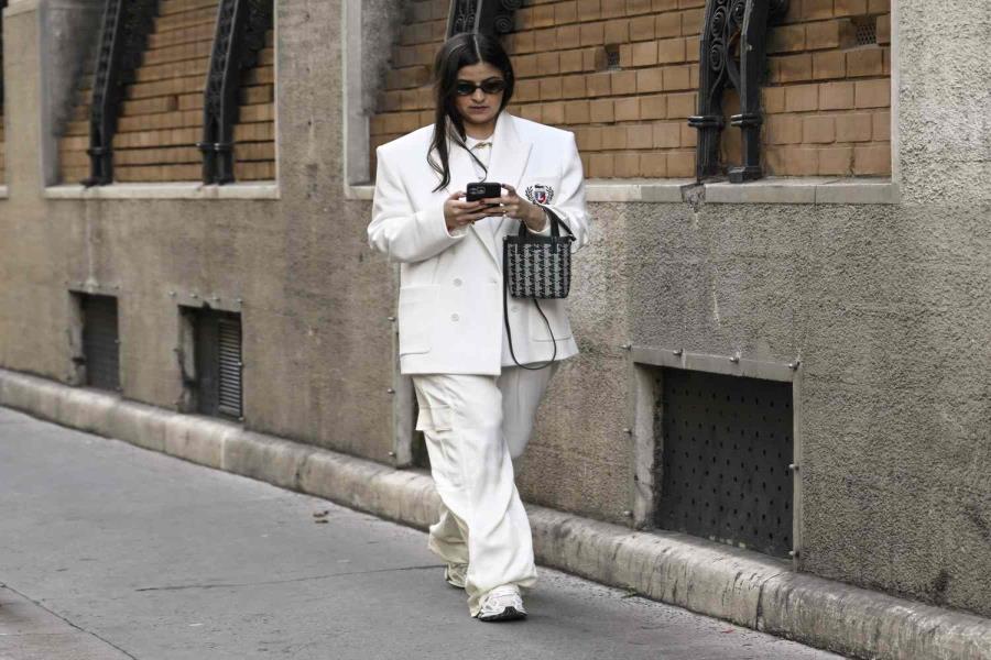 Simple Outfits With Sneakers